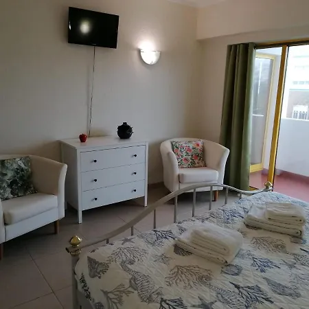 Spacious By The Beach At Praia Da Rocha 公寓 *